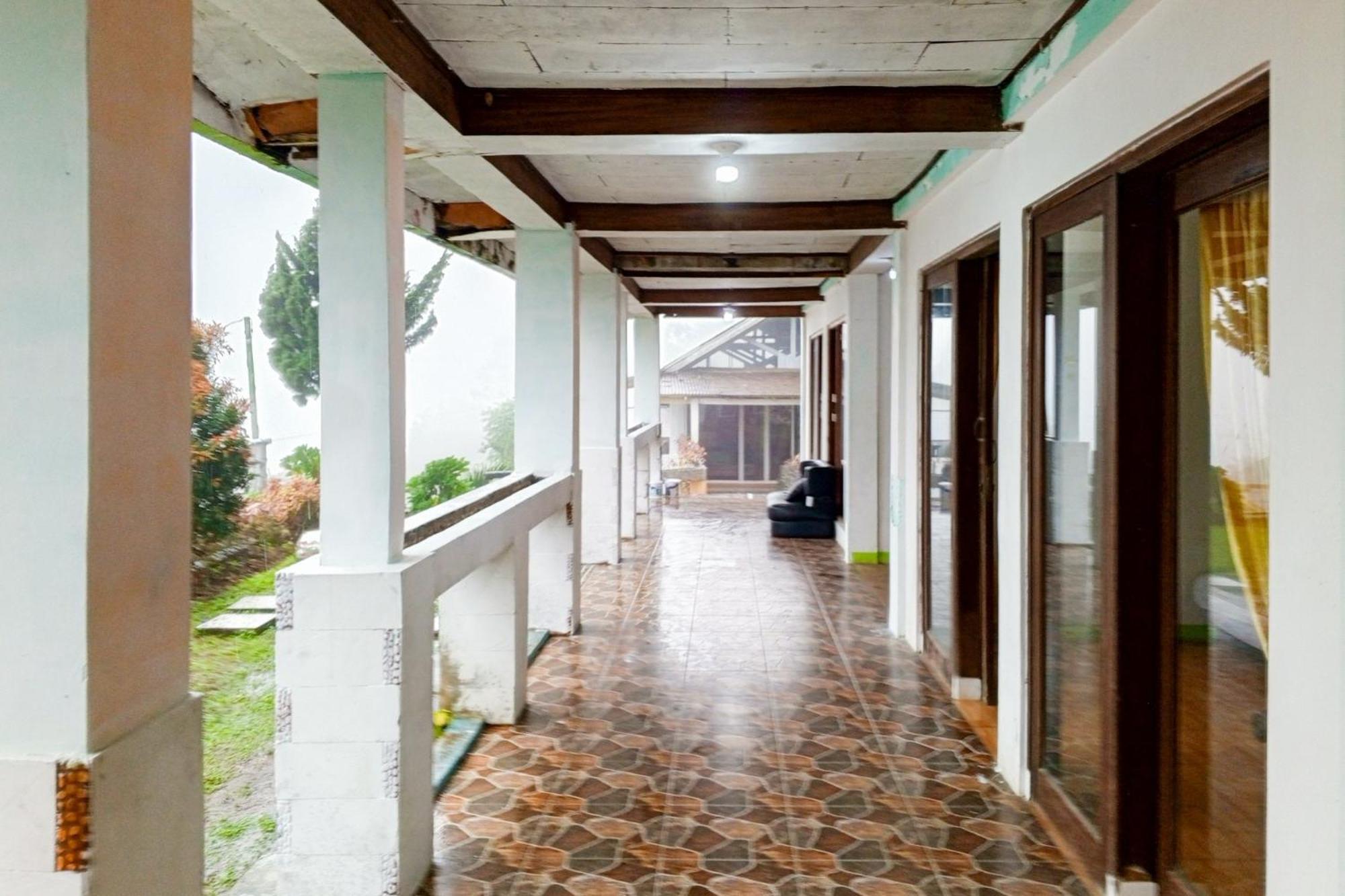 Villa Kampus Near Taman Safari Cisarua Puncak Redpartner Bogor Buitenkant foto